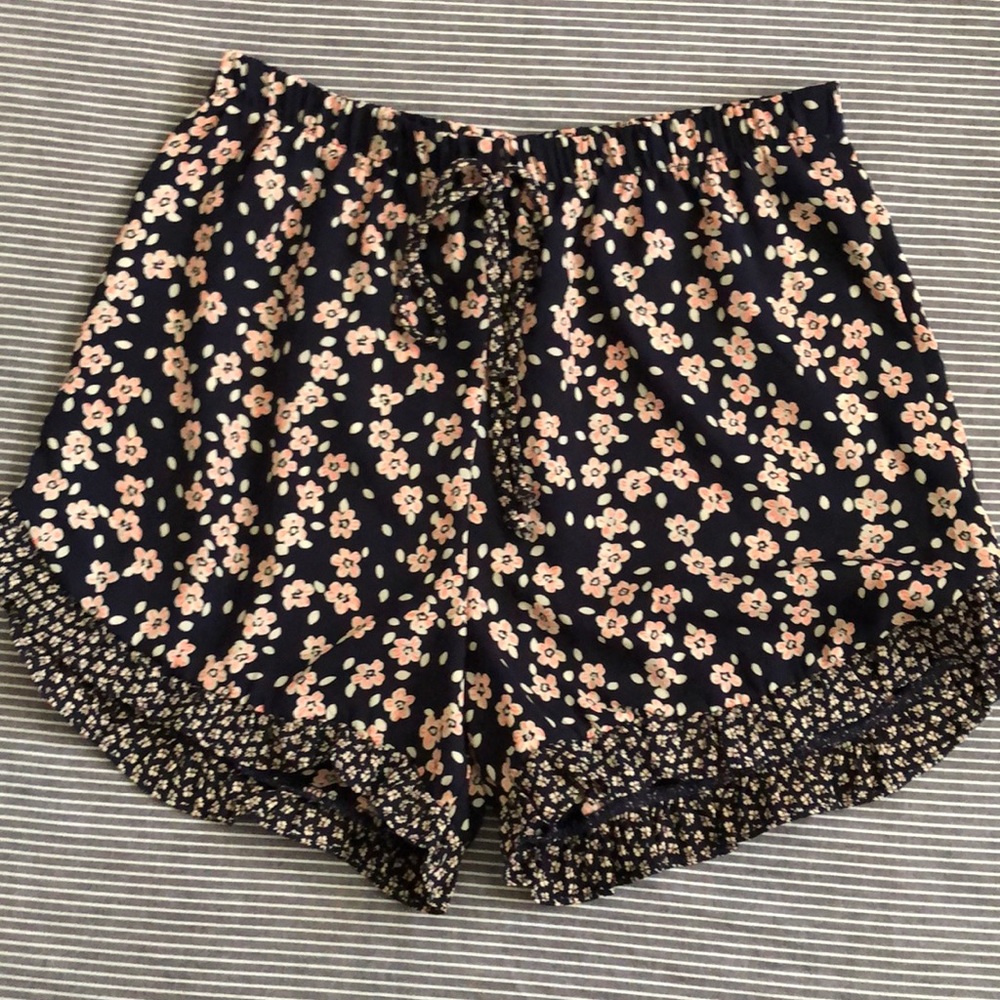 Flowy high rise shorts